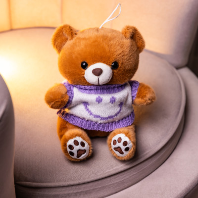 Игрушка-брелок Мишка в свитере со смайлом 20 см, коричневый Игрушка-брелок Мишка в свитере со смайлом 20 см, коричневый