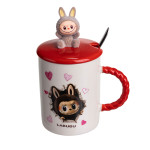 Чашка фарфоровая Labubu 300 мл с крышкой и ложкой, красный Чашка фарфоровая Labubu 300 мл с крышкой и ложкой, красный