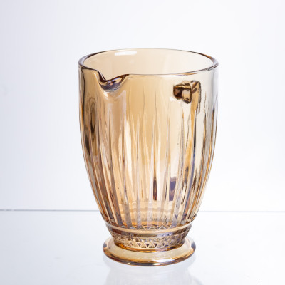 Кувшин для напитков 1,2 л фигурный прозрачный ребристый из толстого стекла, янтарный Кувшин для напитков 1,2 л фигурный прозрачный ребристый из толстого стекла, янтарный