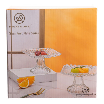 Тортовница стеклянная на ножке 16*16*9 см квадратная