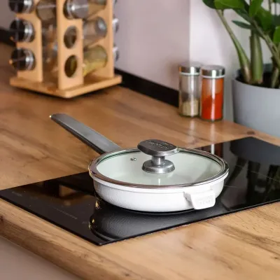 Сковорода універсальна MGC Designed алюмінієва 20 см з антипригарним покриттям, білий Сковорода універсальна MGC Designed алюмінієва 20 см з антипригарним покриттям, білий