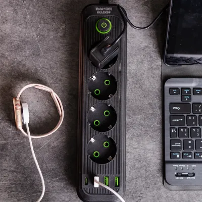 Мережевий фільтр-подовжувач EURO 4 розетки 3 USB 2,8 метра