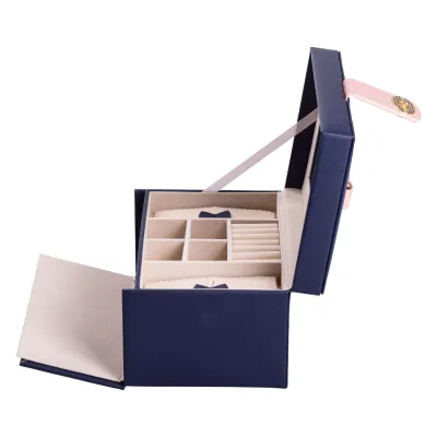 Кейс-шкатулка для украшений на кнопке 22,5х15,5х13 см из экокожи, синий Кейс-шкатулка для украшений на кнопке 22,5х15,5х13 см из экокожи, синий