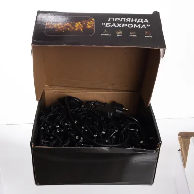 Гирлянда Бахрома уличная 600 LED 36 м от сети черная нить, желтый Гирлянда Бахрома уличная 600 LED 36 м от сети черная нить, желтый