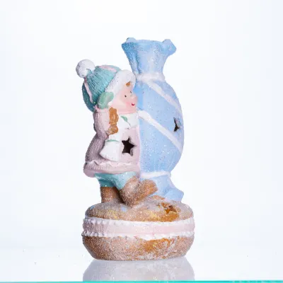 Новогодняя фигурка с подсветкой Малышка с конфетой 12*9*20,5 см